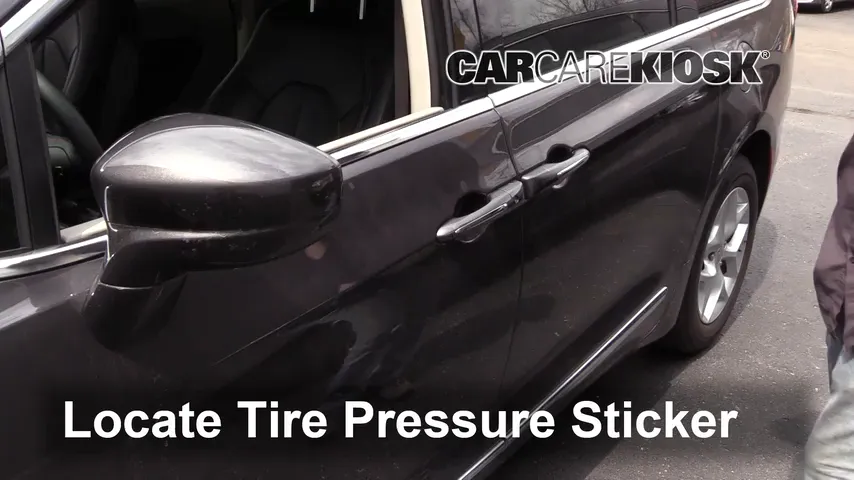 2017 Chrysler Pacifica Touring 3.6L V6 Tires & Wheels Check Tire Pressure